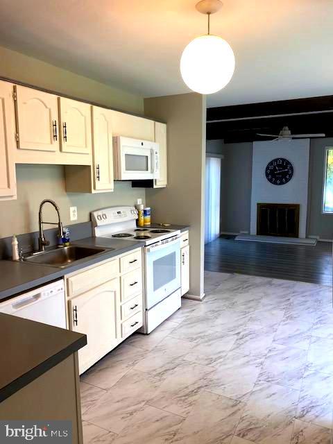 9537 FERN HOLLOW WAY