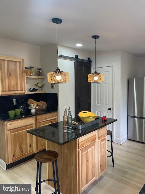 120-122 E Pall Mall St