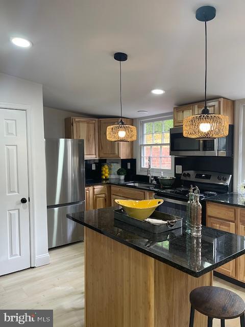 120-122 E Pall Mall St