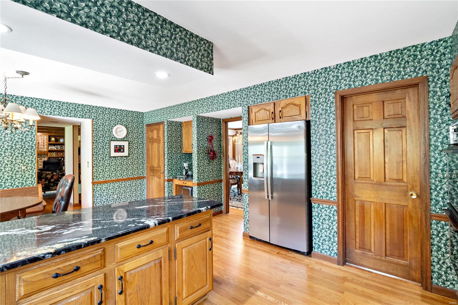 353 Strawbridge