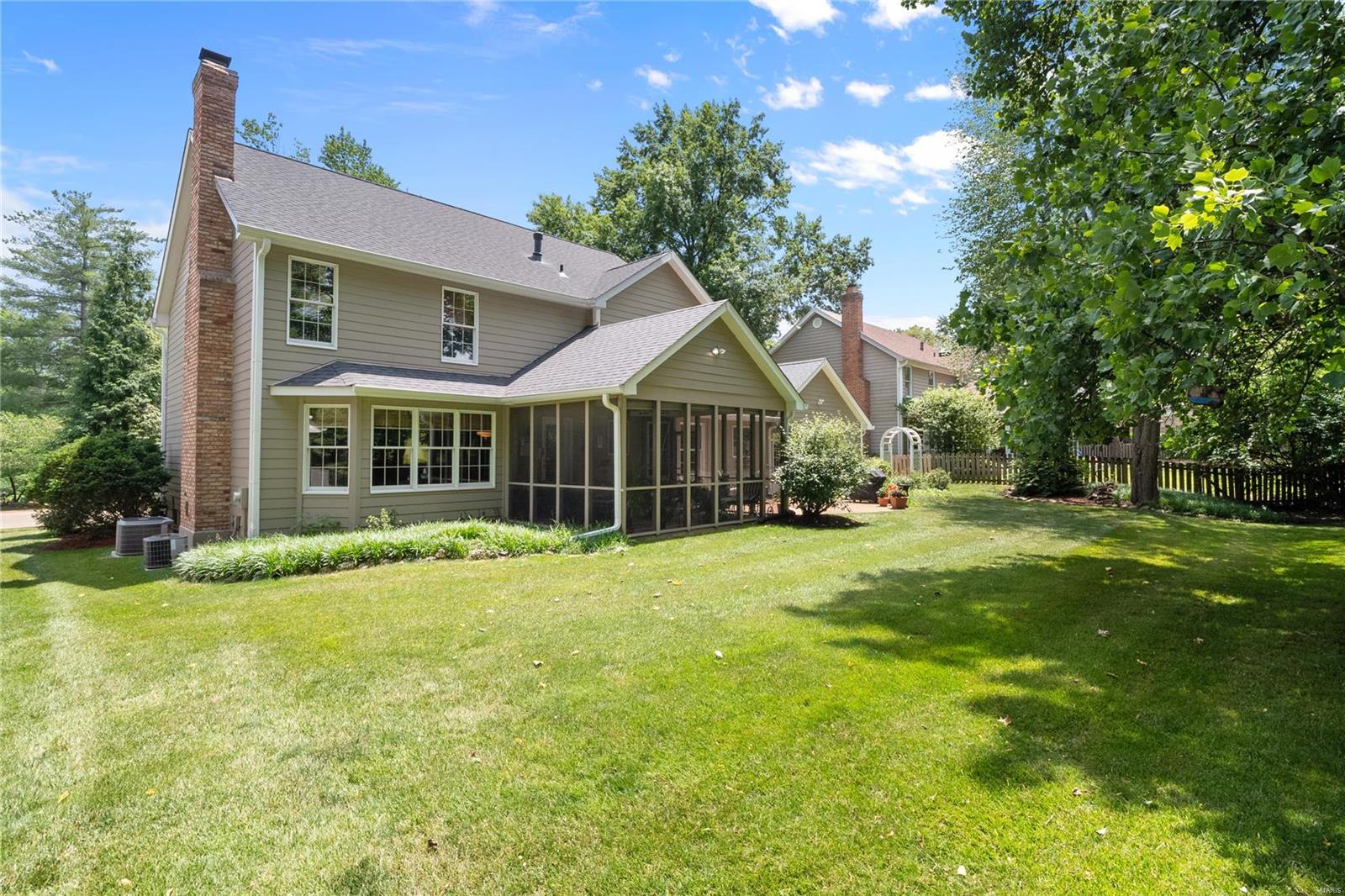 353 Strawbridge