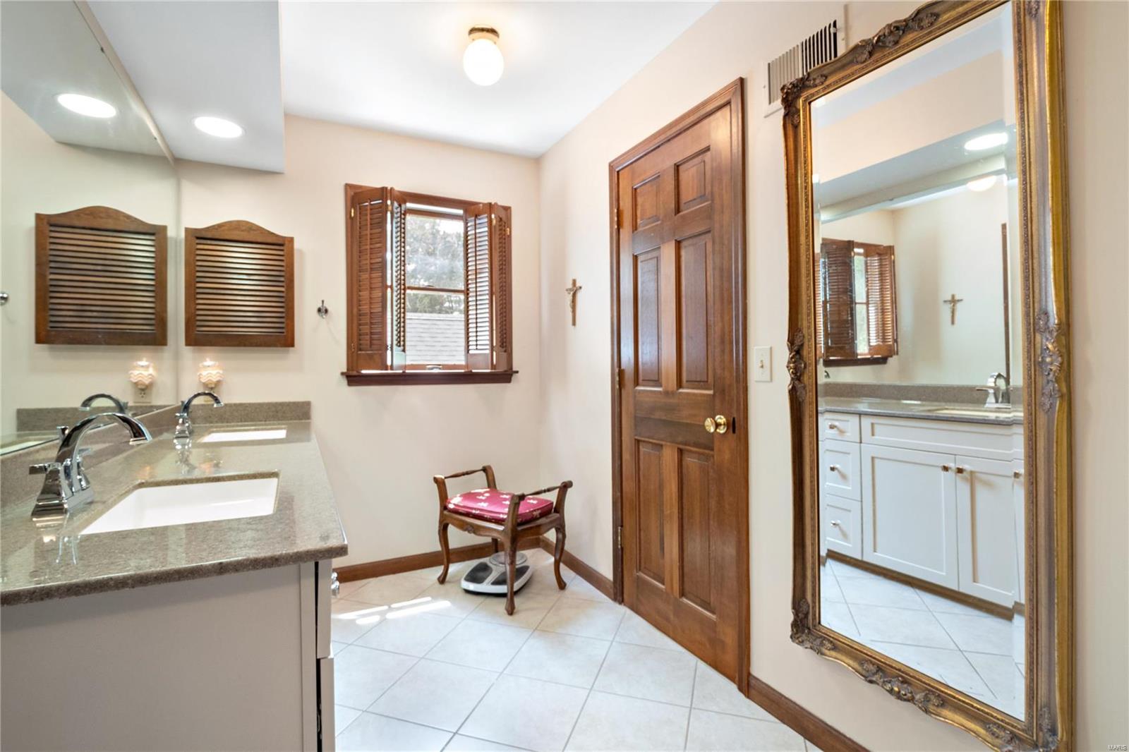 353 Strawbridge