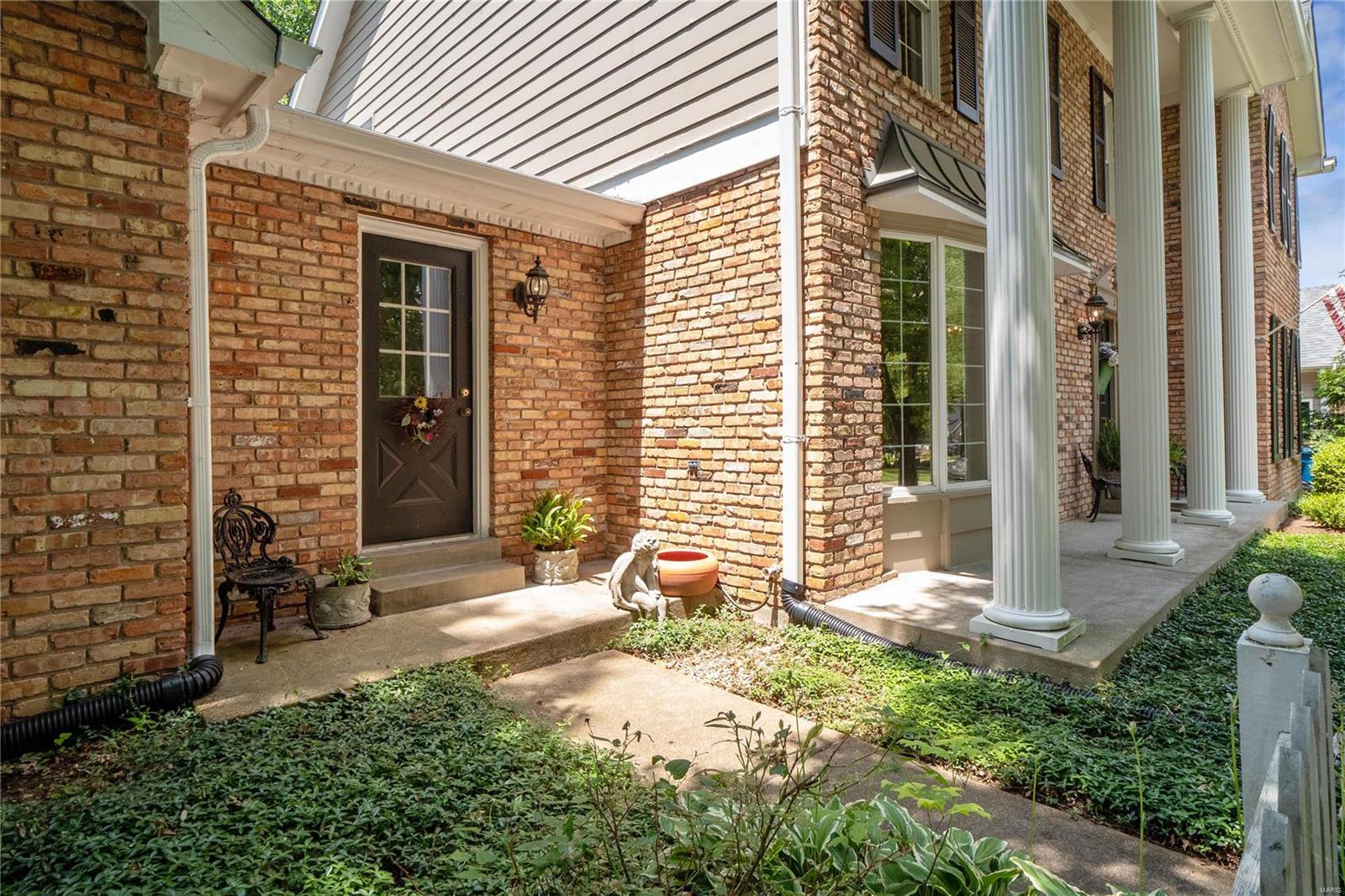353 Strawbridge