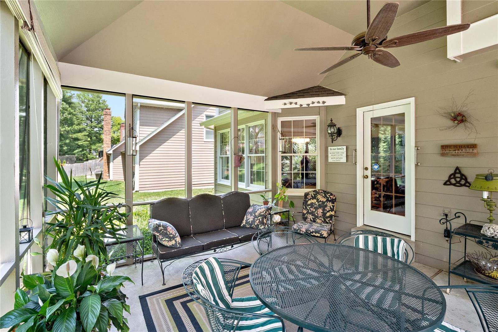 353 Strawbridge