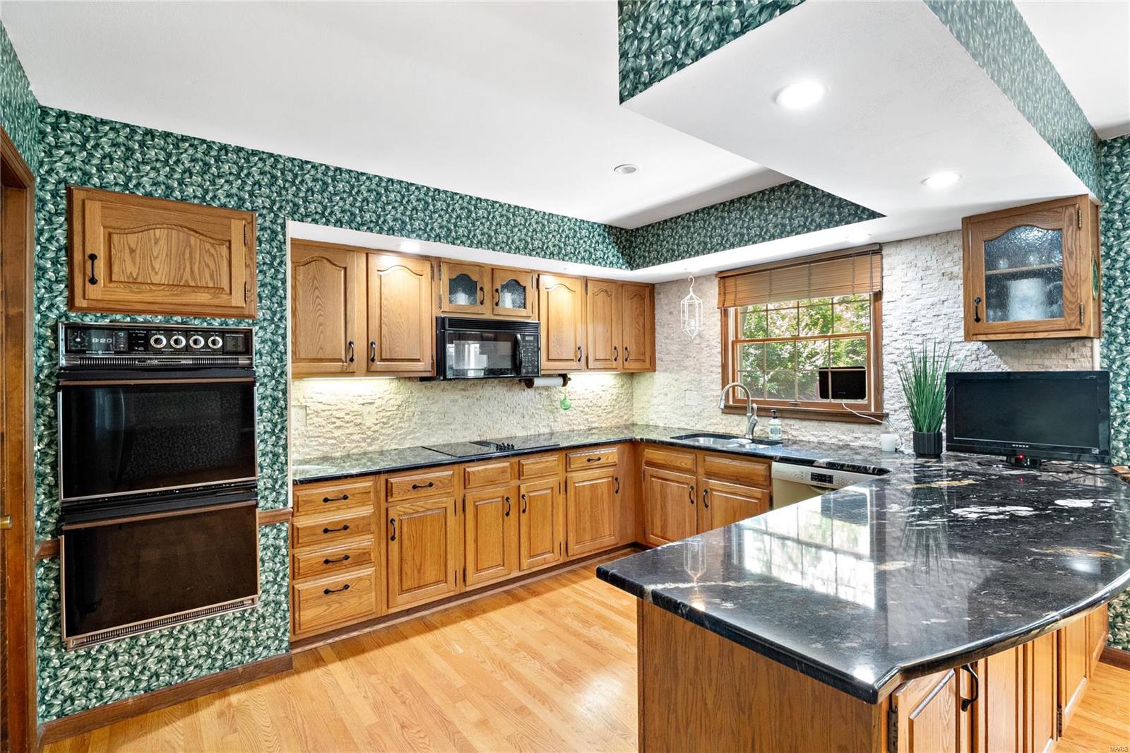 353 Strawbridge