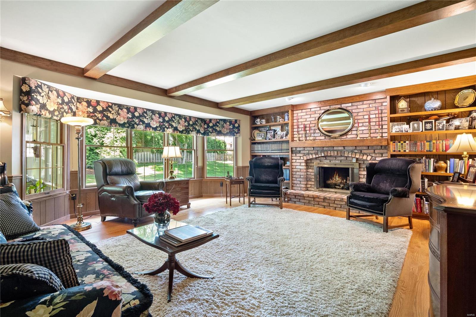 353 Strawbridge