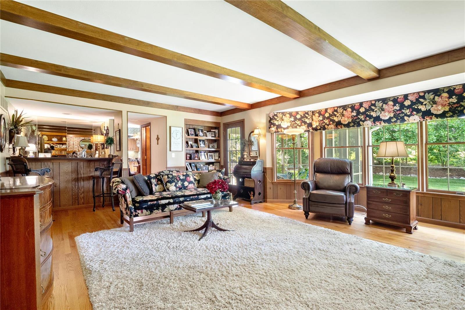 353 Strawbridge