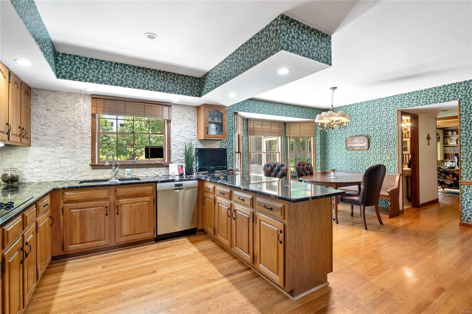 353 Strawbridge