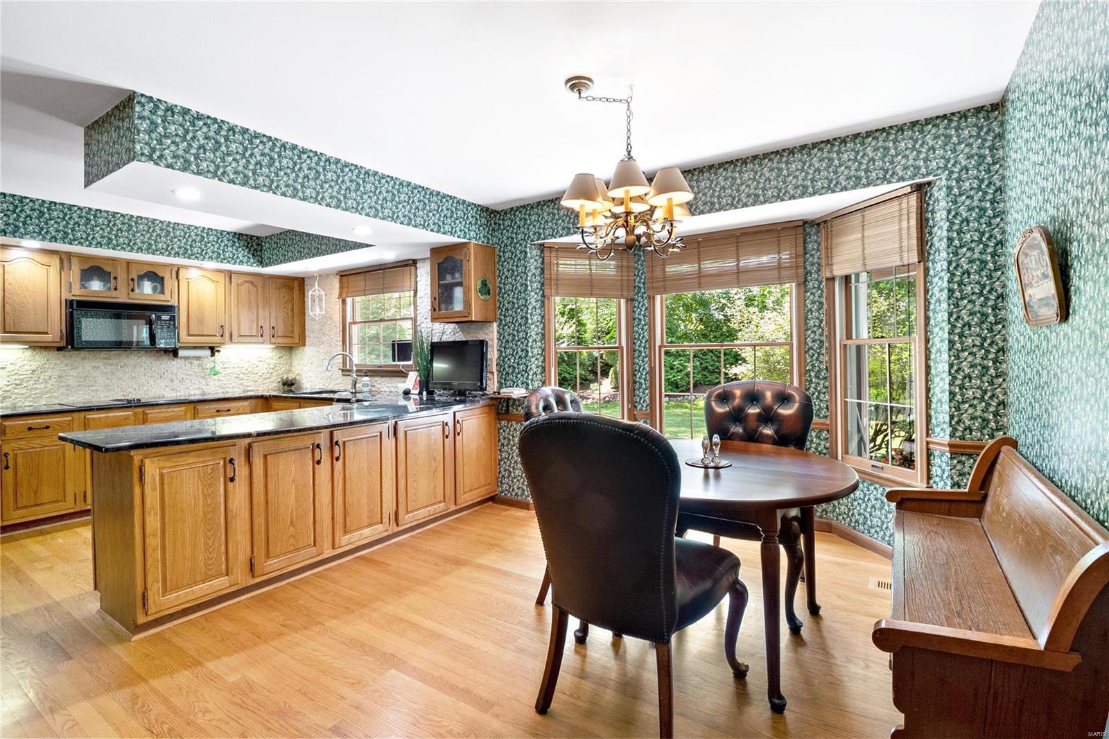 353 Strawbridge