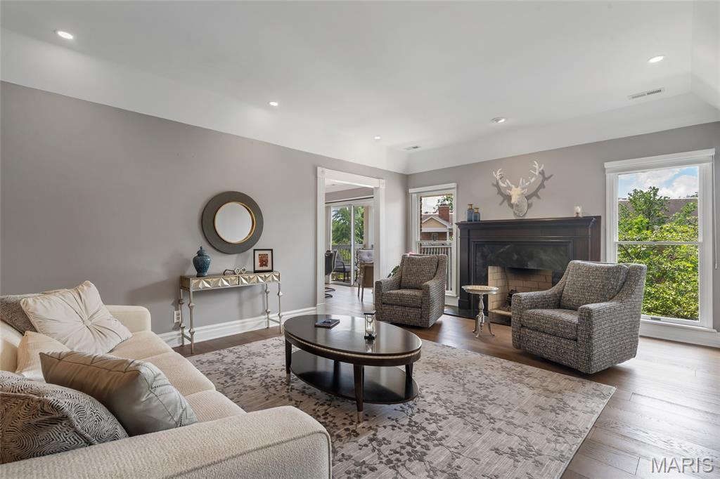 208 Ambridge Court Unit: 302