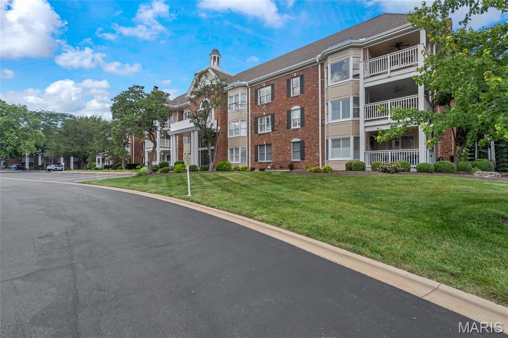 208 Ambridge Court Unit: 302