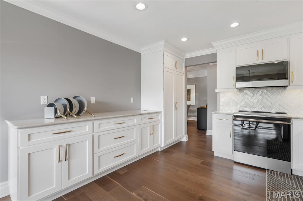 208 Ambridge Court Unit: 302