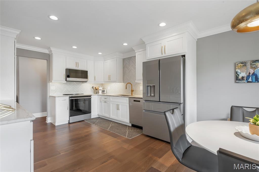 208 Ambridge Court Unit: 302