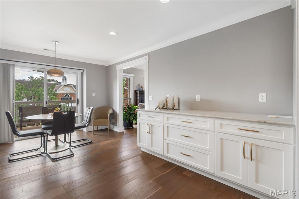 208 Ambridge Court Unit: 302