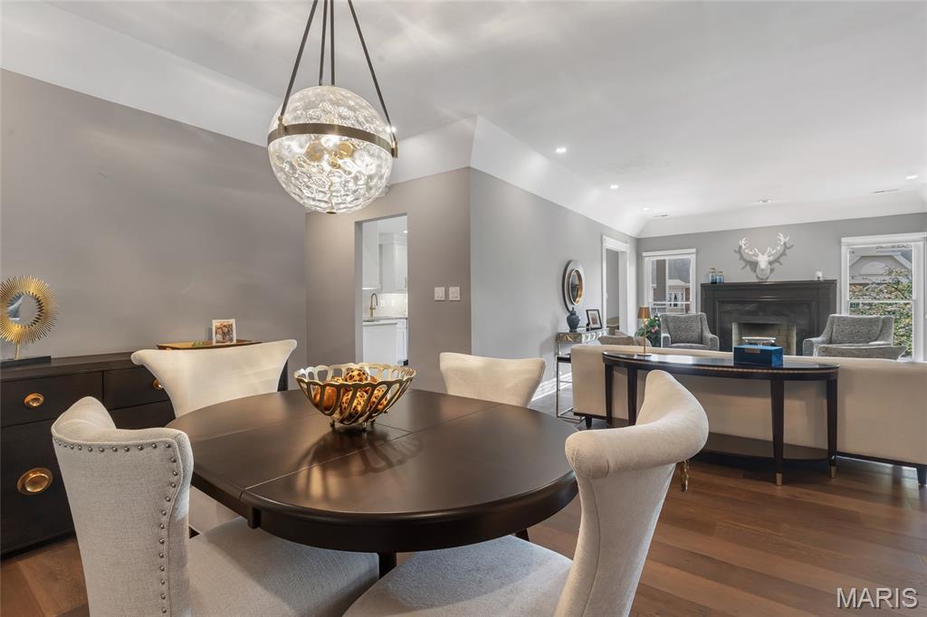 208 Ambridge Court Unit: 302