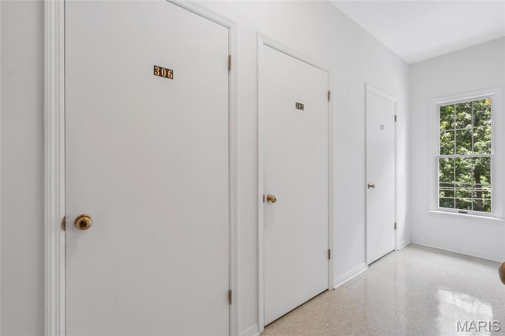 208 Ambridge Court Unit: 302