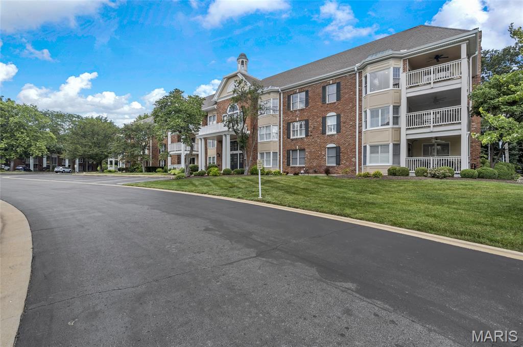 208 Ambridge Court Unit: 302