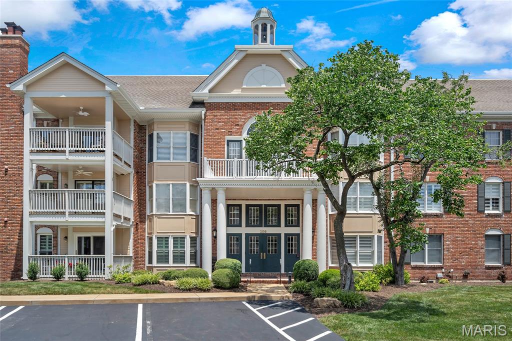 208 Ambridge Court Unit: 302