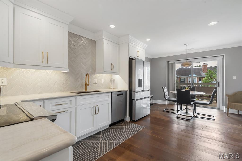 208 Ambridge Court Unit: 302