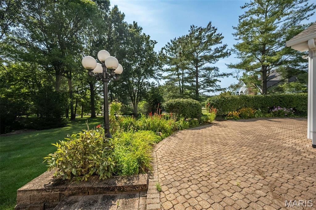 2300 Sterling Pointe Drive