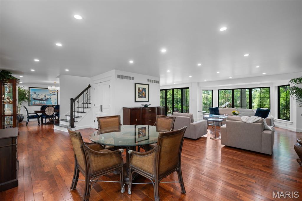 233 Whiting Lane