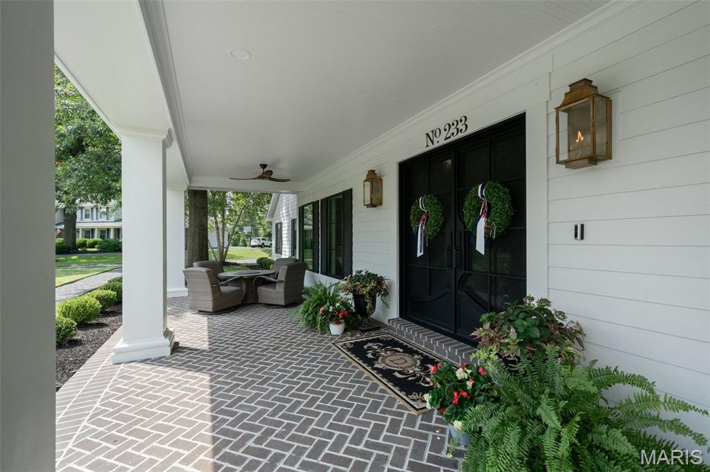 233 Whiting Lane