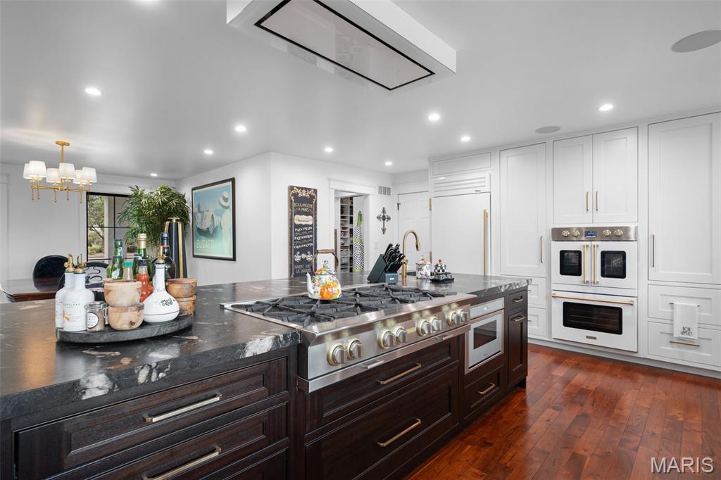 233 Whiting Lane