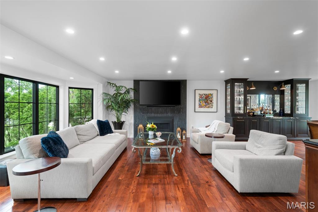 233 Whiting Lane