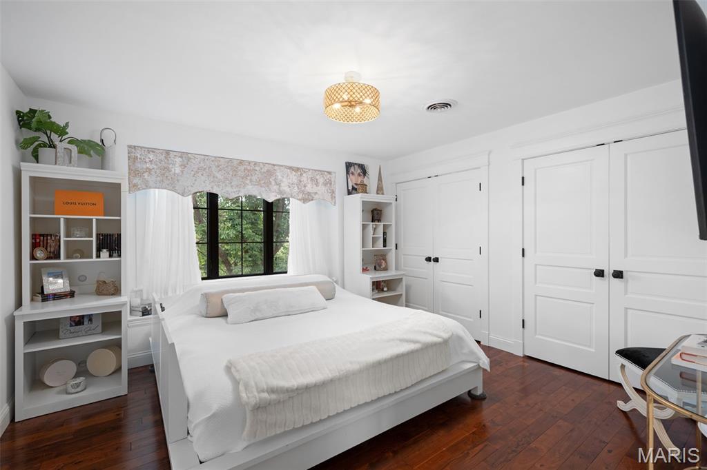 233 Whiting Lane