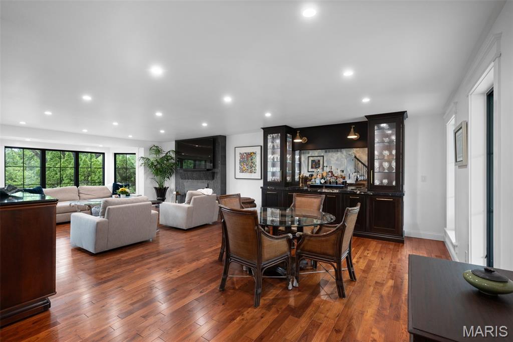233 Whiting Lane