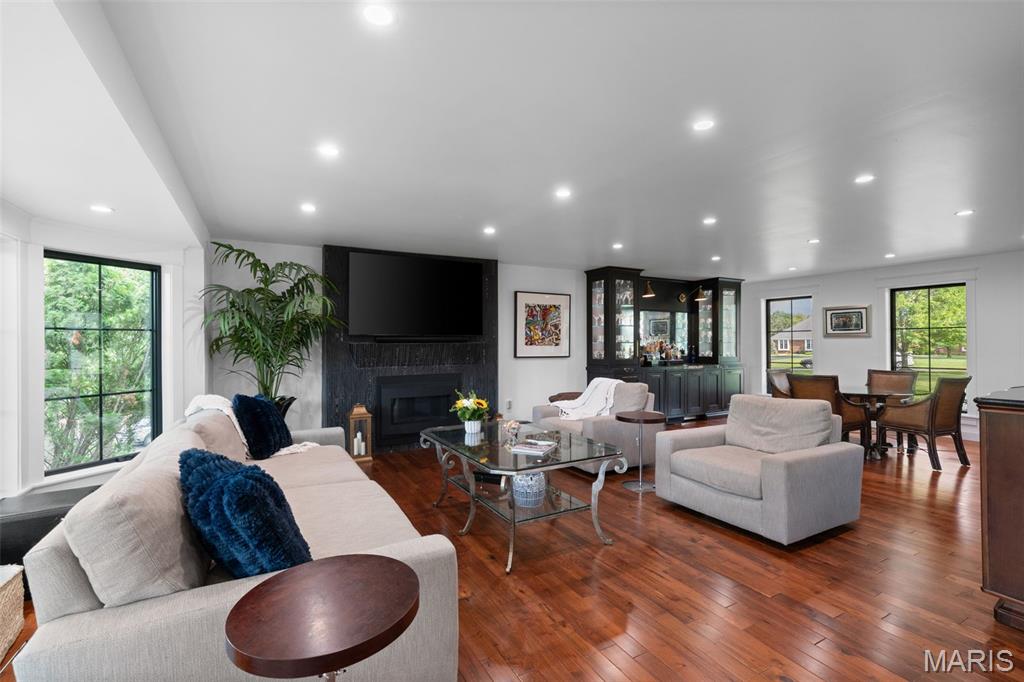 233 Whiting Lane