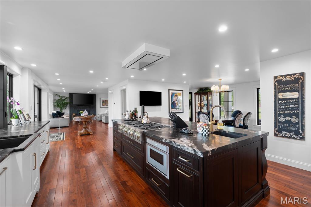 233 Whiting Lane