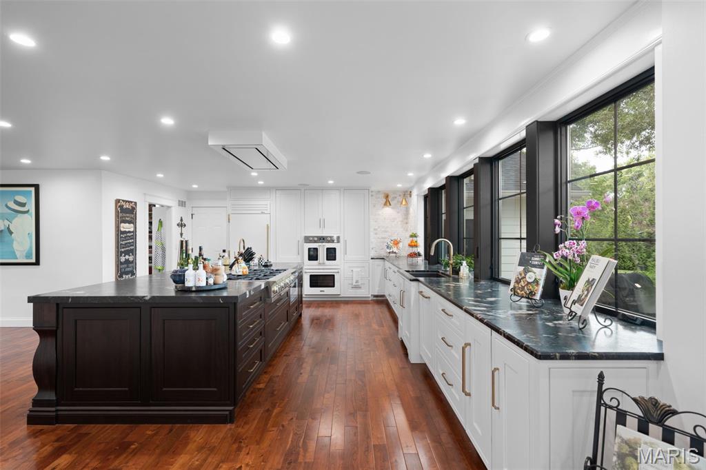 233 Whiting Lane
