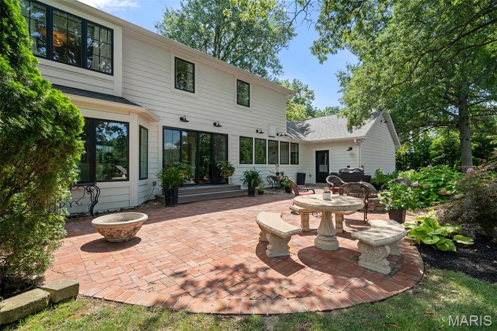 233 Whiting Lane