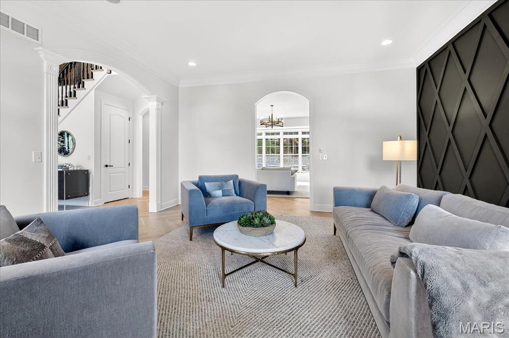 6 Kehrs Mill Glen Court