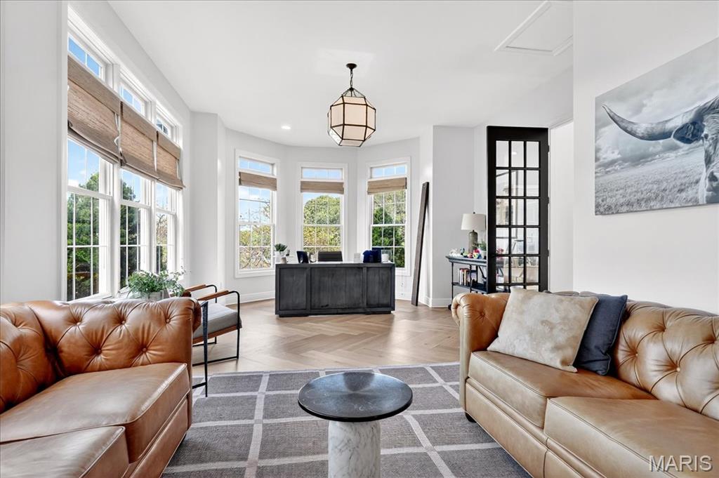 6 Kehrs Mill Glen Court