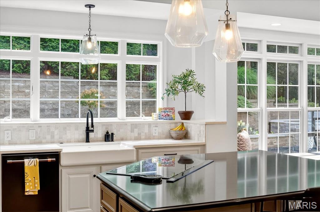 6 Kehrs Mill Glen Court