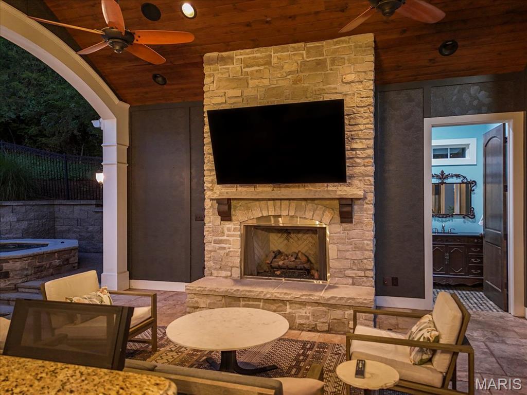 6 Kehrs Mill Glen Court