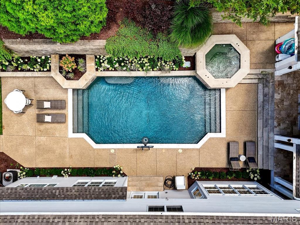 6 Kehrs Mill Glen Court