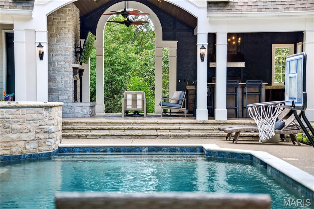 6 Kehrs Mill Glen Court