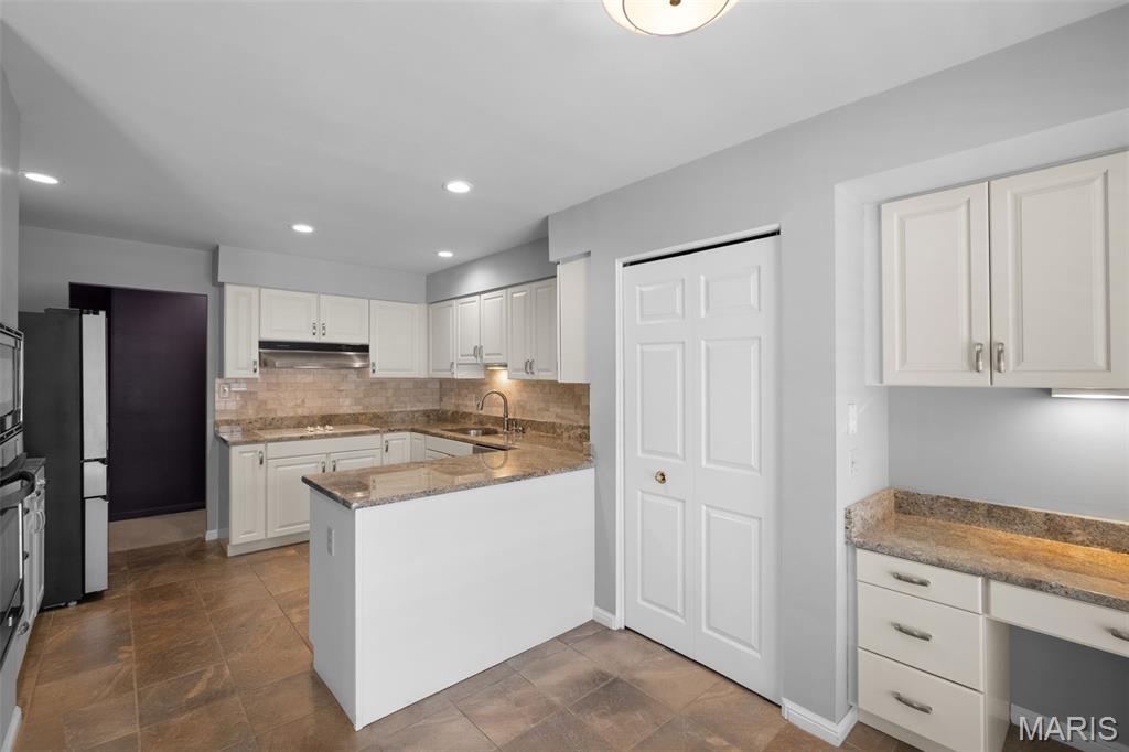 208 Ambridge Court Unit: 202