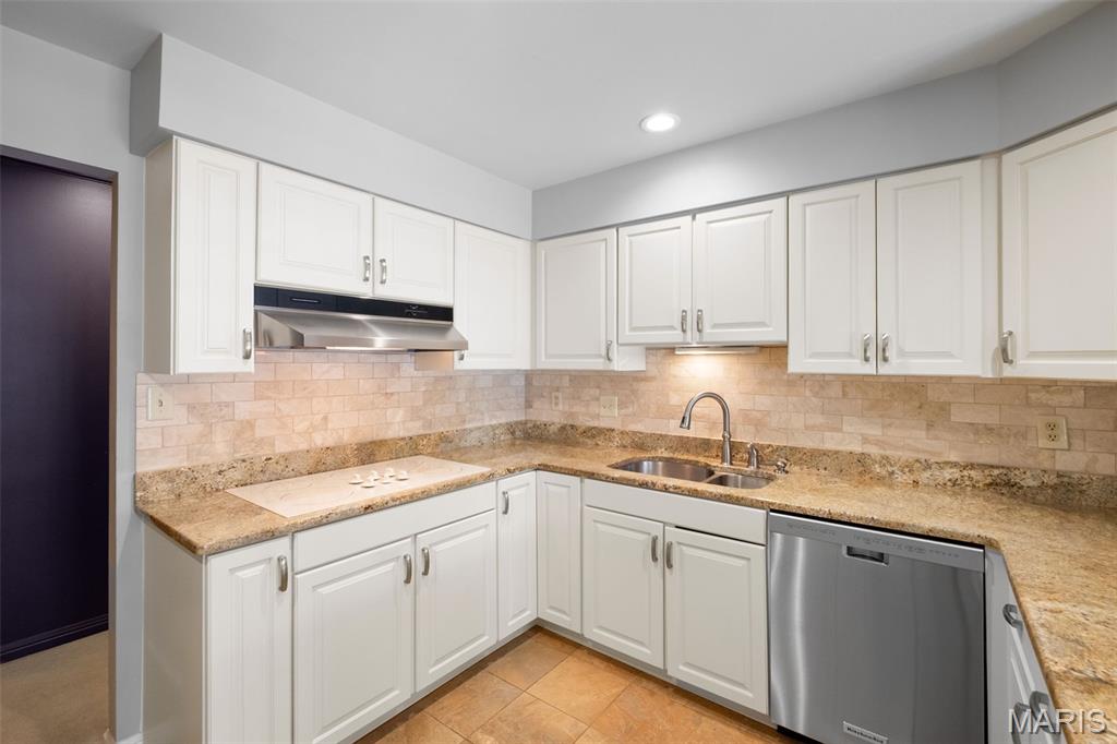 208 Ambridge Court Unit: 202