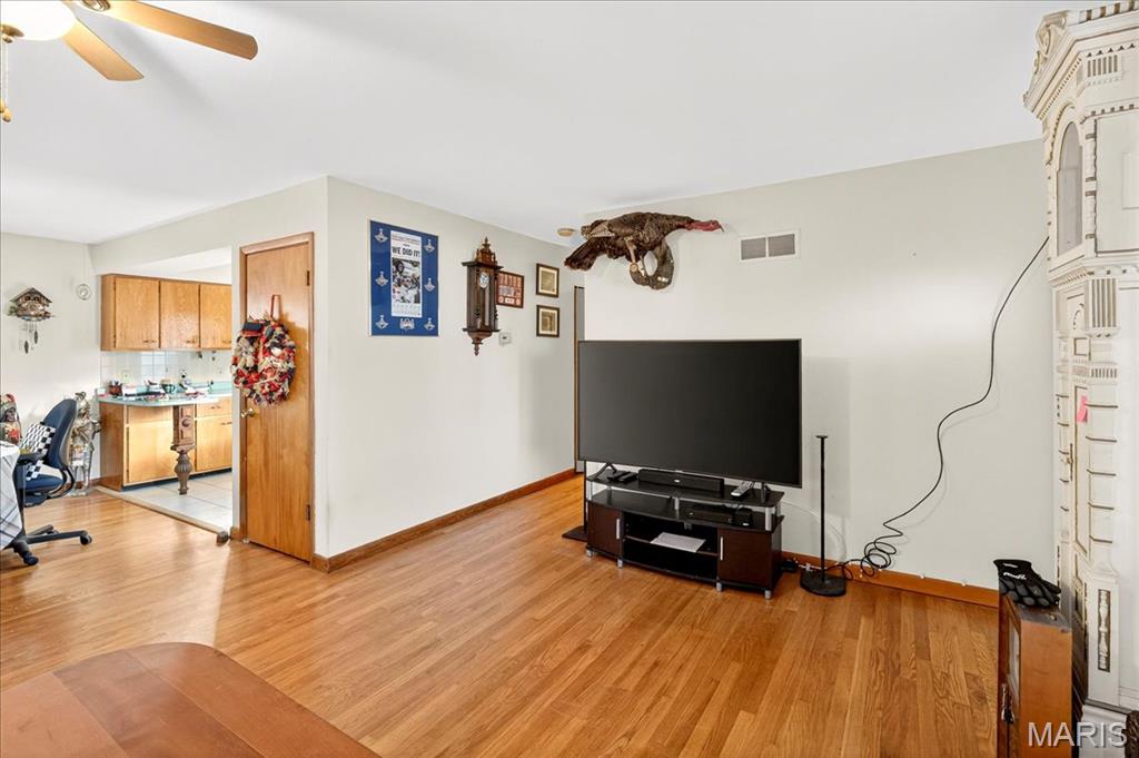 4316 Kings Acres Drive