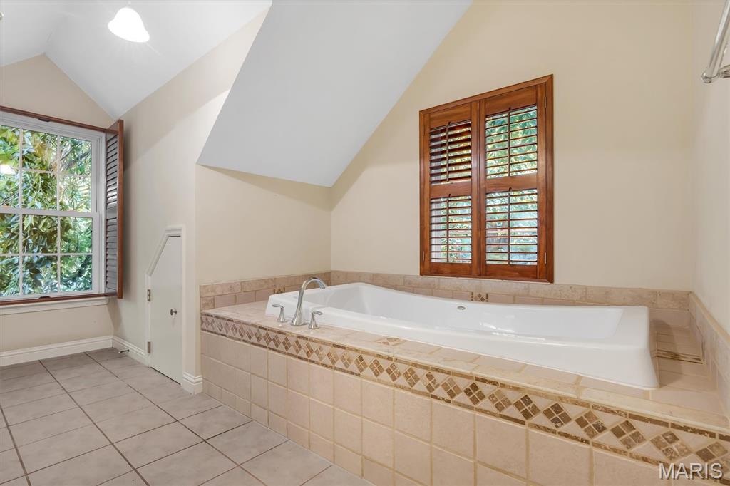 1549 Paradise Valley Drive