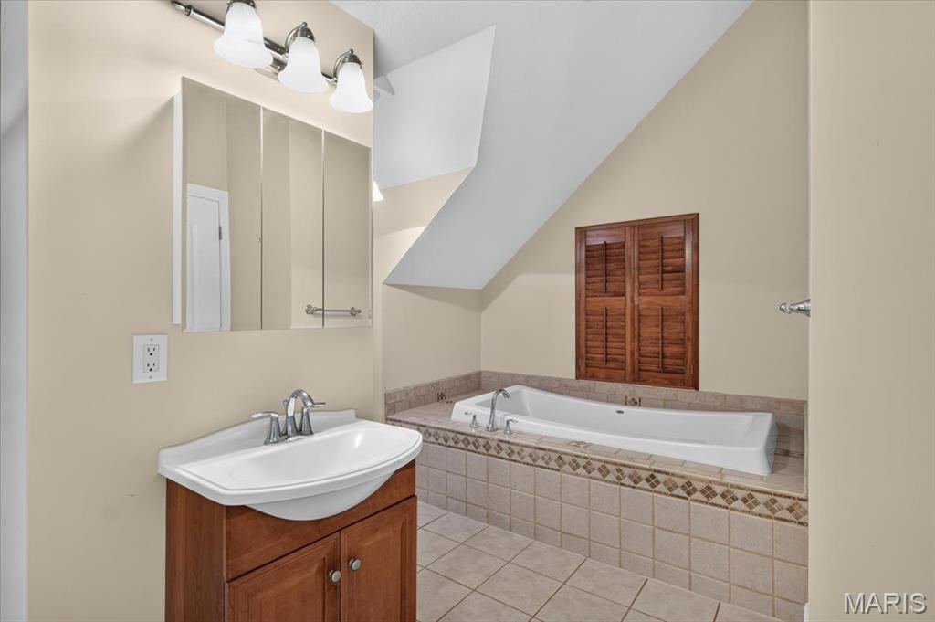 1549 Paradise Valley Drive
