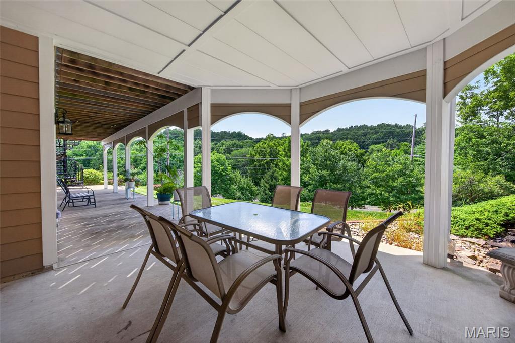 5 Kehrs Mill Glen Court