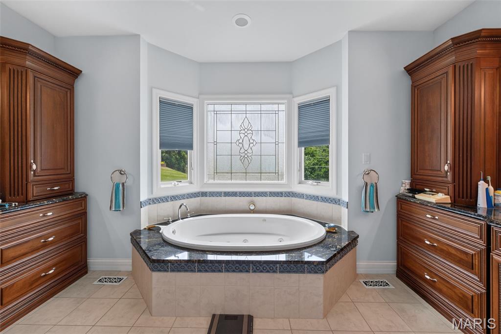 5 Kehrs Mill Glen Court
