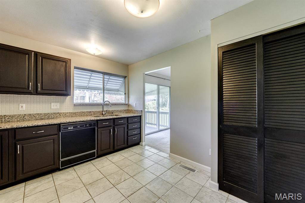 2728 Ashfield Drive
