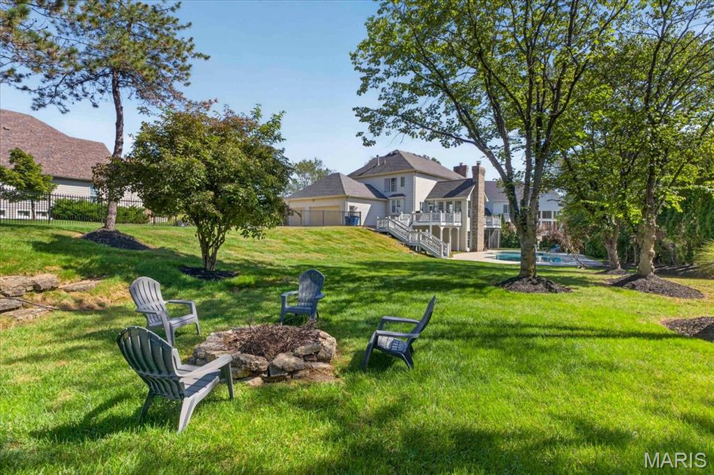 17915 White Robin Court
