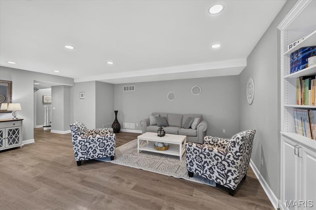 17915 White Robin Court